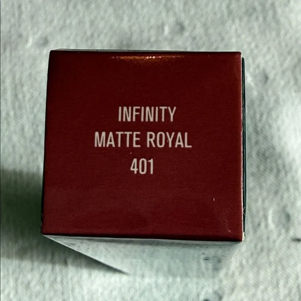 IL MAKIAGE Infinity Long Wear Lip Cream in Matte Royal!